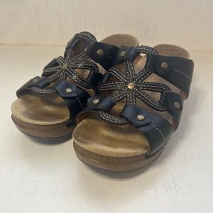 Dansko Serena Flower Leather Wedge Sandals Comfort Black Clogs Sz 37, US 6.5-7